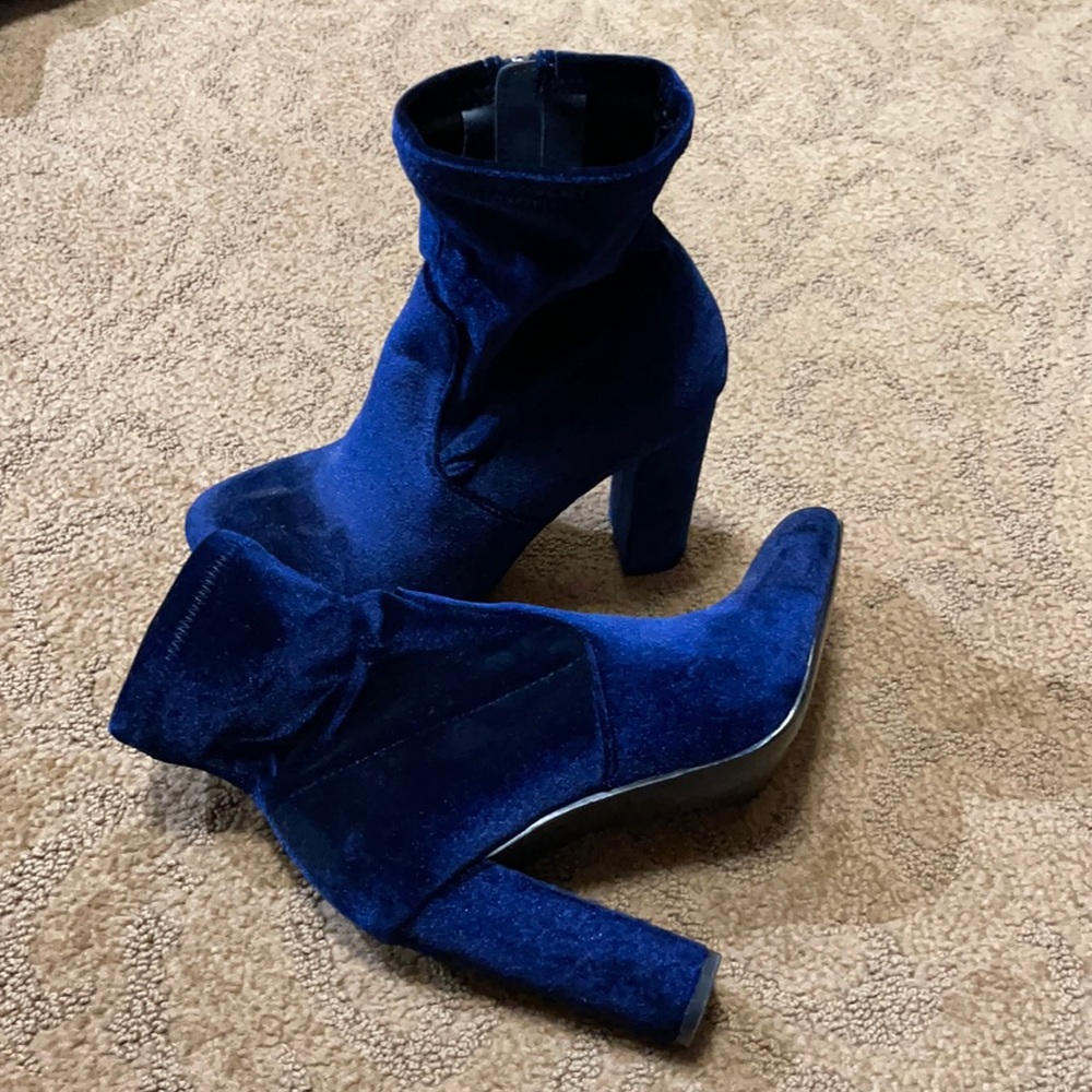 Steve Madden blue velvet boots